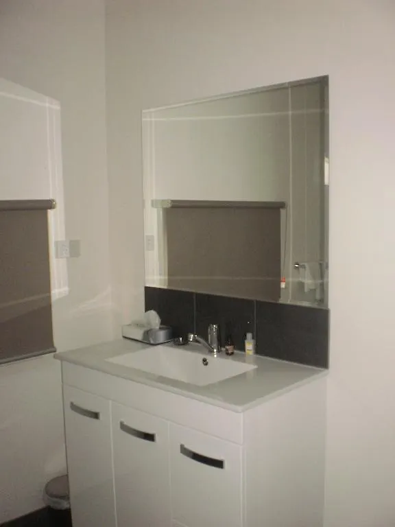 ****  Blackwater Hotel Motel Australia