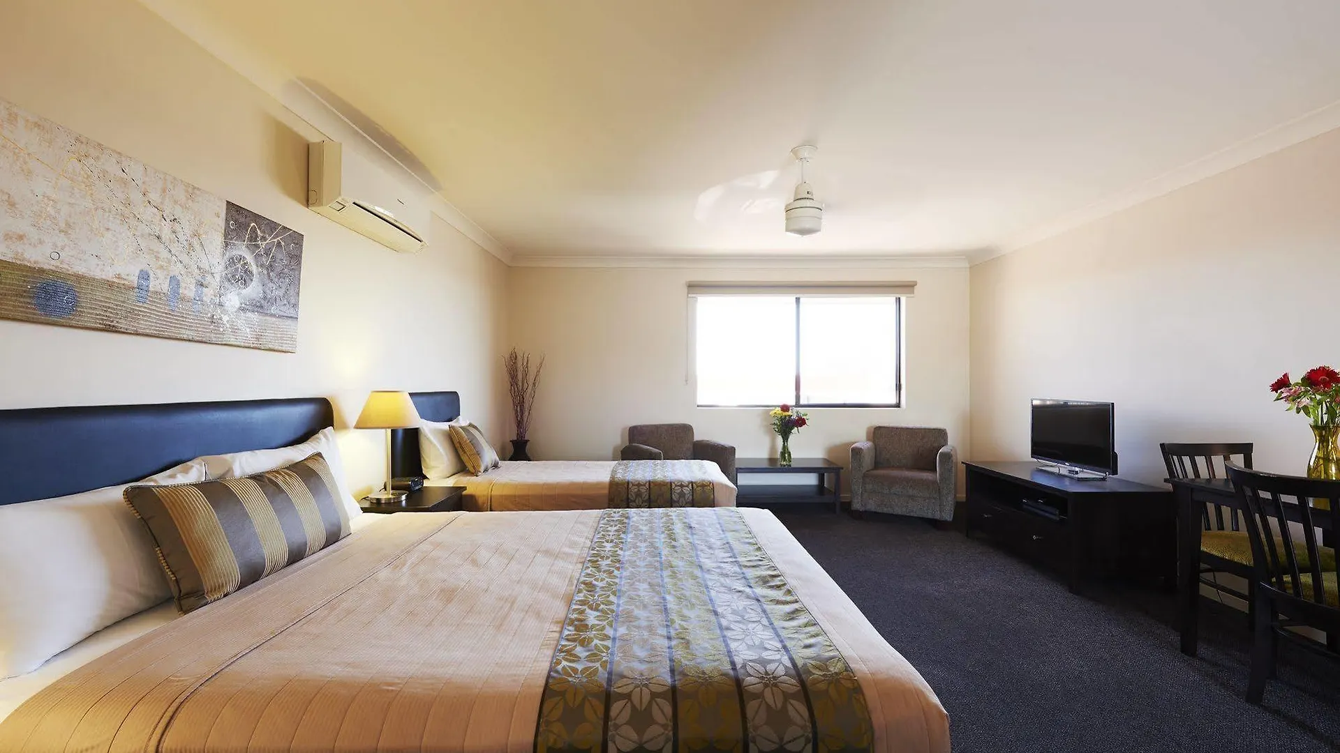 ****  Blackwater Hotel Motel Australia